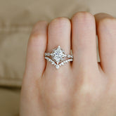Gorgeous Oval Cut Moissanite Engagement Ring